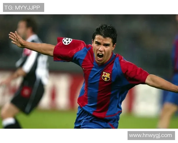 足球明星方形脸型的魅力与风采解析及经典瞬间回顾